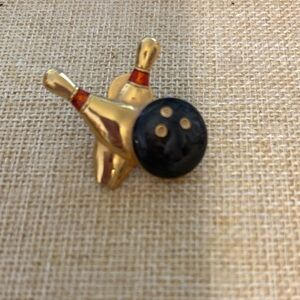 Avon Bowling Pin and Ball tie pin